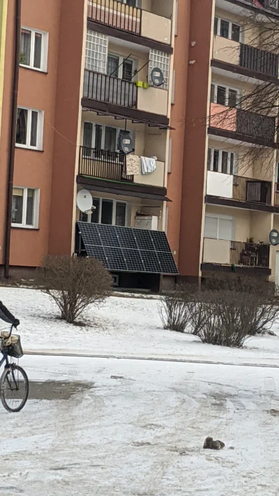 czterypalcewnatalce - #heheszki #fotowoltaika #elektrykapradnietyka

Takiej instalacj...