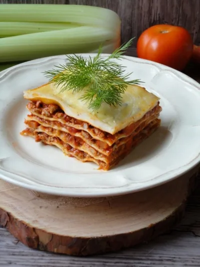 M.....s - Lasagne to po prostu ciasto o smaku spaghetti

#gotowanie #lasagne #kuchnia