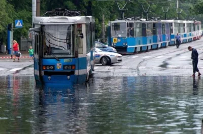 bylem_zielonko - @tecnocap: podwodny tramwaj bojowy. Wrocław także ma takie na wyposa...