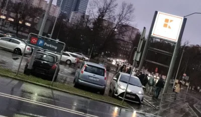 Cinex - Hej #szczecin co to za kolejka wczoraj koło 17:00 stała przed Kauflandem na O...