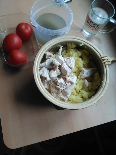 anonymous_derp - Dzisiejsze śniadanie: Gotowane ziemniaki, gotowany filet kurczęcy, p...