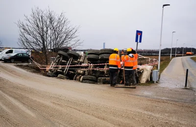 Wychwalany - Kładą asfalt na ulicy Asfaltowej

#jagodno #wroclaw