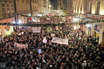 moby22 - ZNALEZISKO: 10 lat temu Polacy wyszli na ulice przeciwko ACTA, a za nimi rus...