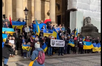 KlotzF23 - Ukraińcy to fałszywe gnidy. To jest zdjęcie z dzisiejszego protestu w Leed...