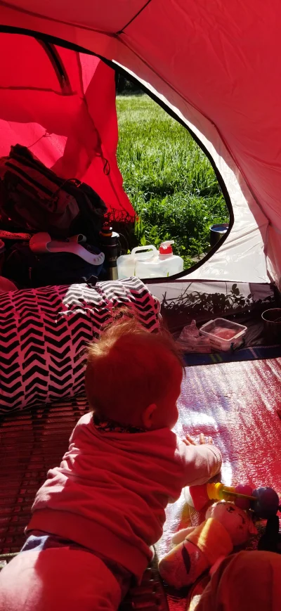 Bdzigost - świetna sprawa! warto od małego wyskakiwać z dzieckiem w teren pod namiot....