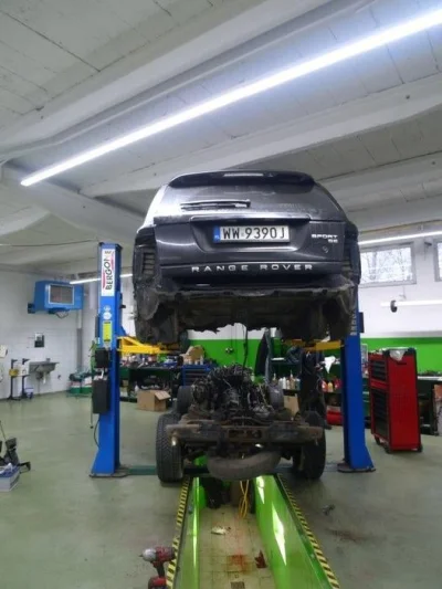 bobiczek - Tak wyglada wymiana przewodu paliwowego w Range Rover Sport 

#samochody...