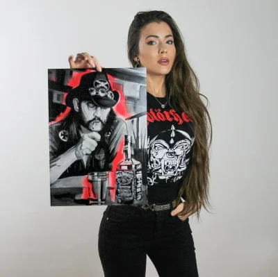 milalulu - @milalulu: Powstał obraz a z obrazu plakaty! Nieskończenie wiele Lemmy'ego...