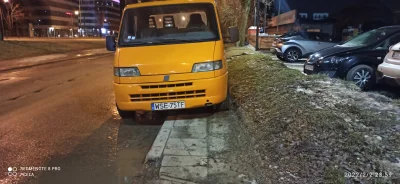 pcela - Kolejny mistrz parkowania,a obok parking.
Zdjęcia poszły do SM i KSP (zobaczy...