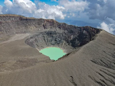 ziolo22 - Krater wulkanu Santa Ana z drona.