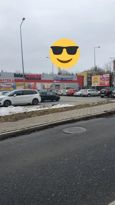wigr - Sklep Intermarche w Cieszynie stał się od tego tygodnia dworcem autobusowym. W...