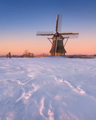 Borealny - Zima w Holandii
#fotografia #podroze #estetyczneobrazki #holandia #earthpo...