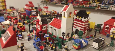 szCichy - Najnowszy budyneczek na makietę, kościółek.

#lego