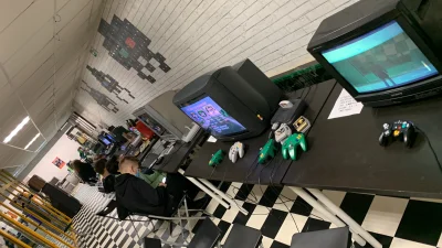 bartekfux - Wczoraj byłem z synem w muzeum komputerów i gier ( ͡° ͜ʖ ͡°)
Fajna retro...