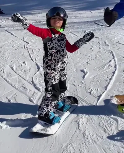 Zaorke - Ten dzieciak właśnie zjechał sam na snowboardzie. Obok niego jechał tata ase...