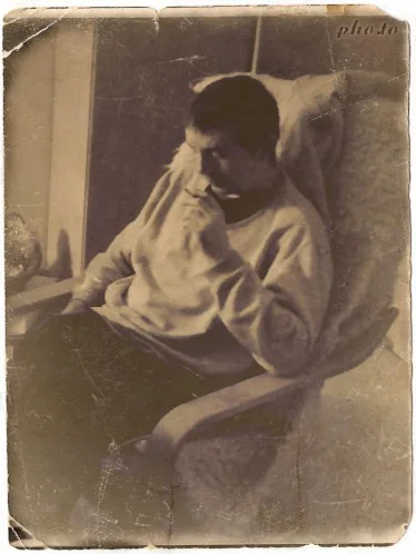 bizzi0801 - Jakow Dżugaszwili - syn Stalina
zdjęcie przedstawia syna Stalina paląceg...
