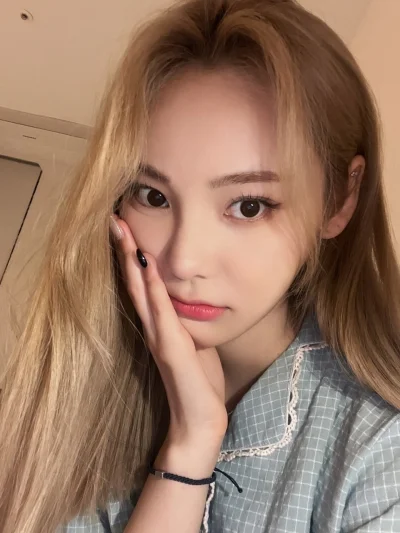 XKHYCCB2dX - #jinsoul #loona 
#koreanka