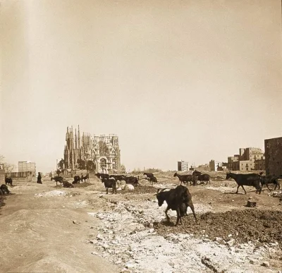 Kempes - #hiszpania #ciekawostki

Sagrada Família, Barcelona około 1906.