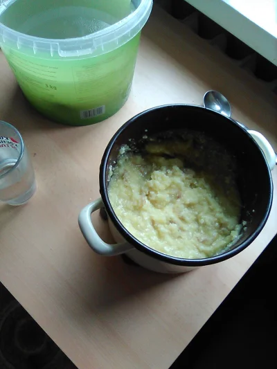 anonymous_derp - Dzisiejsze śniadanie: Gotowane ziemniaki, chudy twaróg, kiszone ogór...