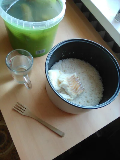 anonymous_derp - Dzisiejsze śniadanie: Gotowany ryż, gotowane filety dorszowe, kiszon...