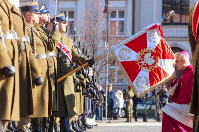 EpicSlavsquat - #wojsko #polska 

Na większości wojskowych pedałówach/ uroczystości...