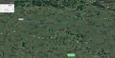 Frygus96 - #flightradar24 hmm ciekawe co to za dziwna zmiana trasy
#ukraina #wojna #...