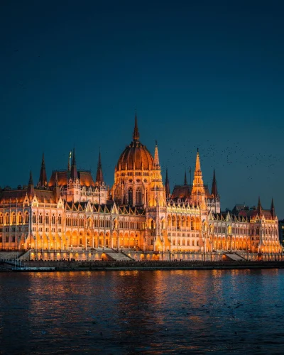 wariatzwariowany - budynek węgierskiego parlamentu_