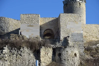 puszkapandory - Widzieliście nową kamieniarkę na zamku w Iłży? Jest w pytę ( ͡º ͜ʖ͡º)...