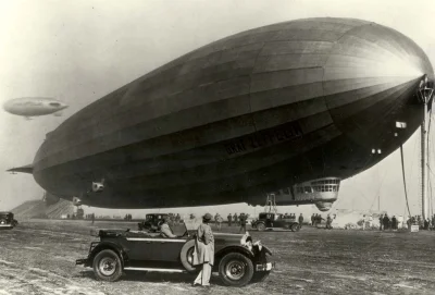 myrmekochoria - Sterowiec Packard i Graf na lotnisku Mines Field, USA 1929.

#stars...