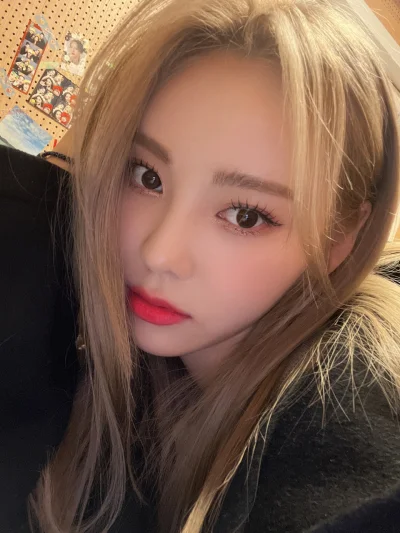 XKHYCCB2dX - #jinsoul #loona 
#koreanka