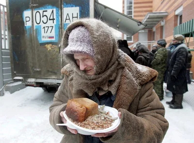 O.....n - 16 mln ludzi w Rosji grzebie po śmietnikach, a ich jedynym posiłkiem jest r...