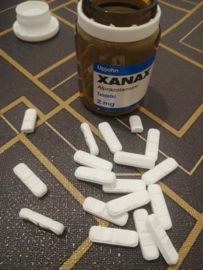 Dizze - #xanax zjadlem 5.5. mg i mam wyjeeeebaaane