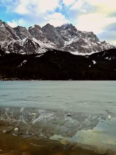 Middle-Earth - #gory #alpy #Zugspitze #eibsee

Jezioro Eibsee z widokiem na Zugspit...
