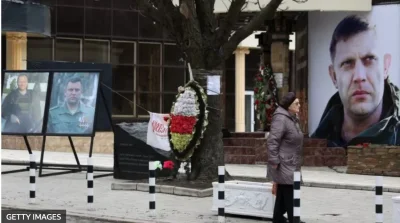 KazachzAlmaty - Wielki ołtarzyk upamiętniający zamordowanego w wybuchu przywódcę DRL