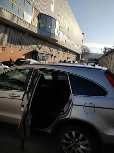 pawelek - Parking tuż pod stadionem Notts County - w tle stadion Nottingham Forest (p...