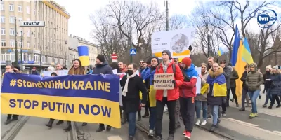 Radus - @Maly_Jasio: 30 sekund google. Manifestacje wsparcia, Kraków wczoraj, Olsztyn...