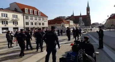 fakeman - Przypomnijmy sobie tę żenadę raz jeszcze. Prawie rok temu Zawodowi Umarzacz...