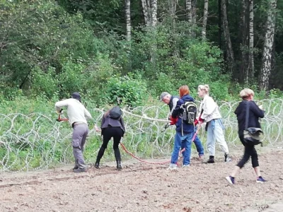 wojtas_mks - Pamiętajmy, umocnienia trzeba zniszczyć, a białorusinom ułatwić przemyt ...