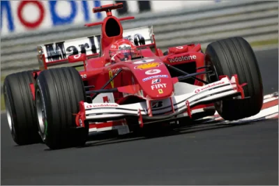 milosz1204 - Kask Leclerca na nowy sezon jest cały czerwony. Gdzieś już kiedyś widzia...