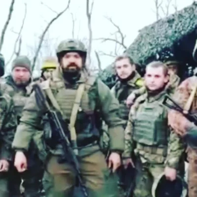 B.....a - Ja, porucznik Sił Zbrojnych Ukrainy, dowódca kompanii. A o to moi wojownicy...