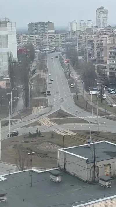 MaNiEk1 - #wojna #ukraina #kijow
Rozjeżdżają cywili w samochodach