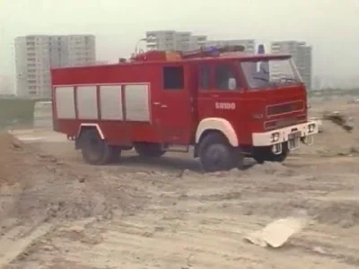 Jovano - @xaliemorph: Strażacy powinni mieć zapas paliwa. (⌐ ͡■ ͜ʖ ͡■)