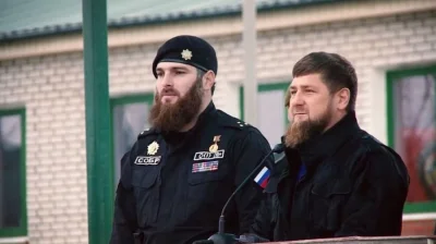 BezDobry - Magomed Tuszajew (z lewej), jeden z dowódców przywódcy Czeczenów i bliski ...