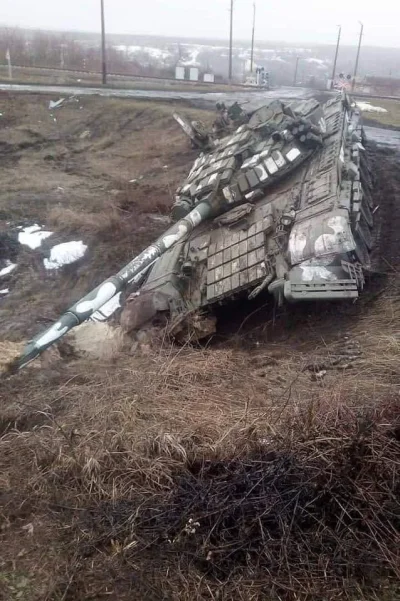 biesy - Rosyjski T72 porzucony pod Charkowem ( ͡º ͜ʖ͡º)

#ruskimir #rosja #ukraina #w...