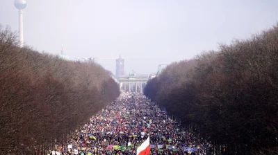 saakaszi - W Berlinie odbywa się właśnie duży wiec poparcia dla Ukrainy.

#ukraina