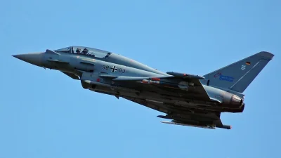 trumnaiurna - Zakładam się o pół litra, że będzie to Eurofighter Typhoon, zaprojektow...