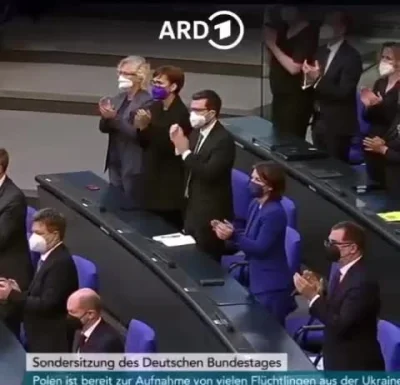 Sylwia2137 - Niemiecki parlament powitał dziś ambasadora Ukrainy Andrija Melnyka dług...