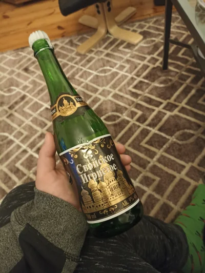 Sasquatch15 - Czy picie ruskiego szampana na urodziny jest teraz legitne?
#ukraina #...