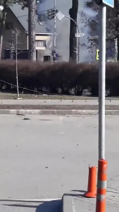 elim - Rosyjski BMP w Buczy (na południe od lotniska Antonova - na zachód od Kijowa) ...