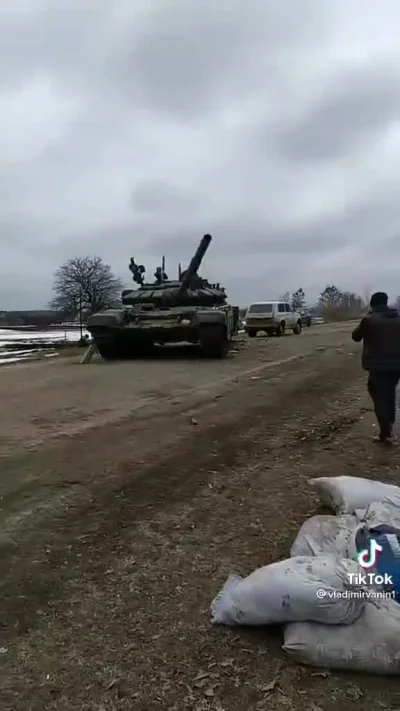 Thorkill - Dwa porzucone rosyjskie czołgi T-90. Miejsce nakręcenie nieznane ale prawd...