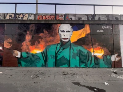 bezczelnydoberman - Nowy mural przy ul. Hetmańskiej w Poznaniu.
#wojna #ukraina #ros...